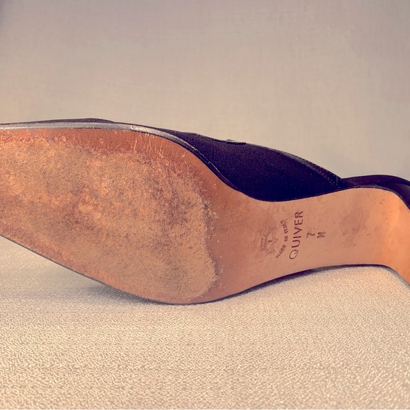 Vintage Brighton black Italian leather & silk heels w/ silver heart buckle - Picture 6 of 12